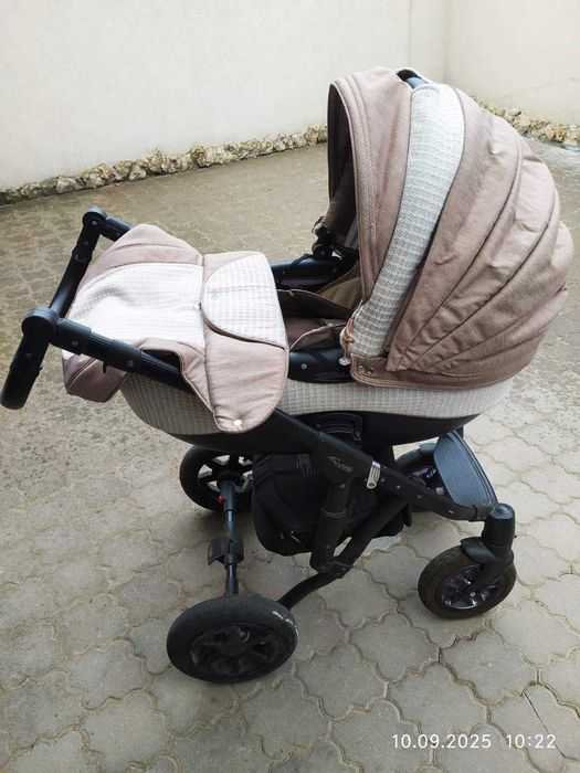 Продам детскую коляску б/у .
