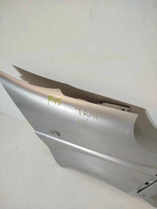 Błotnik Prawy Przód Przedni Trafic Vivaro 04-12