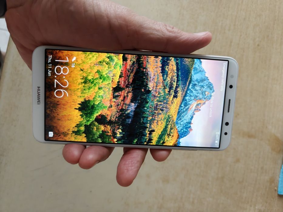 Sprzedam klasyczny smartfon Huawei mate 10 lite. 4/64. Stan idealny