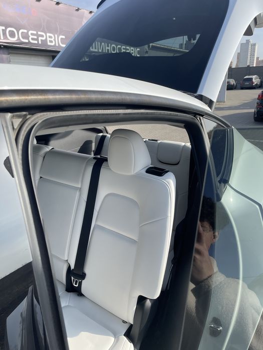 Tesla Model Y 2021