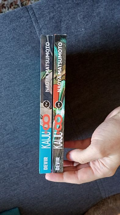 Manga Kaiju 8 Vol. 1 e 2 em Português