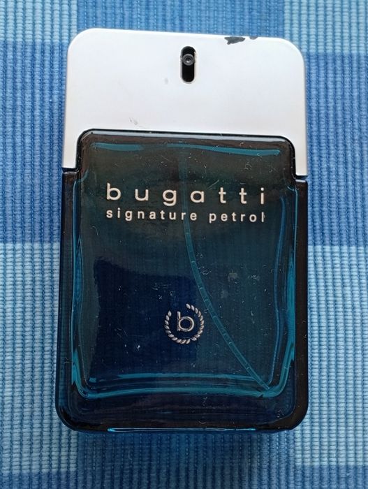 Пустая бутылка от парфюма Bugatti