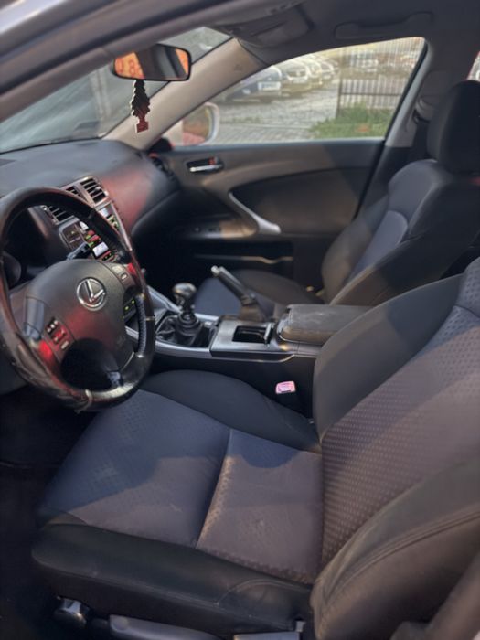 Lexus IS220D / 2.2diesel / klima / manual