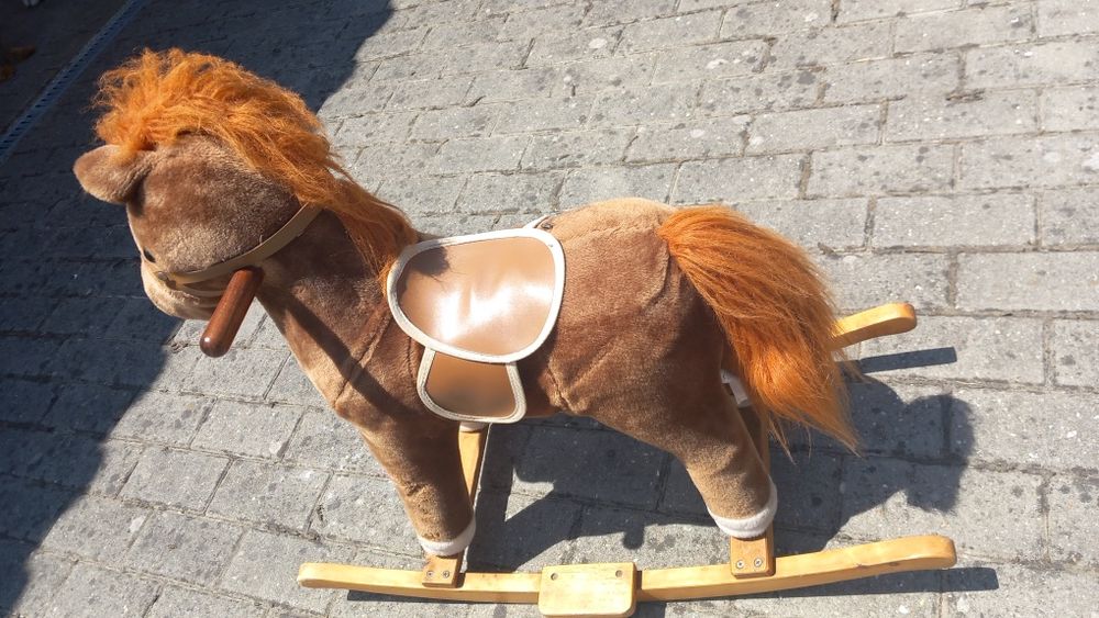 Cavalinho de madeira