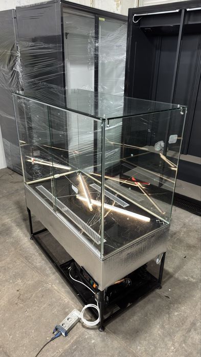 Холодильники, барні, ретро, вітрини, умки, морозилки