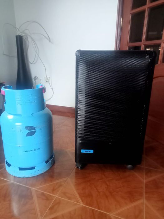 Aquecedor a Gás PRIO + 2 Botijas | Quase Novo!