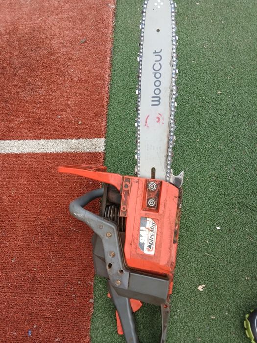 Sprzedam piłę spalinową.