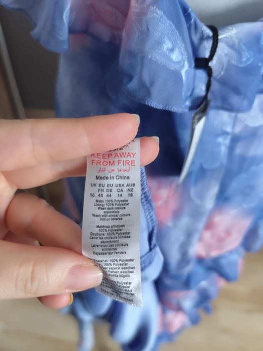 Piękna długa sukienka z falbankami r. 44/46