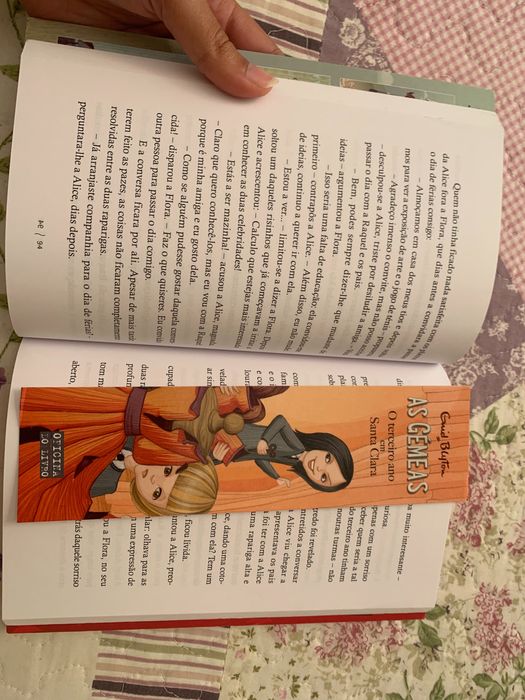 Livro juvenil - “AS GÉMEAS, o terceiro ano em Santa Clara”