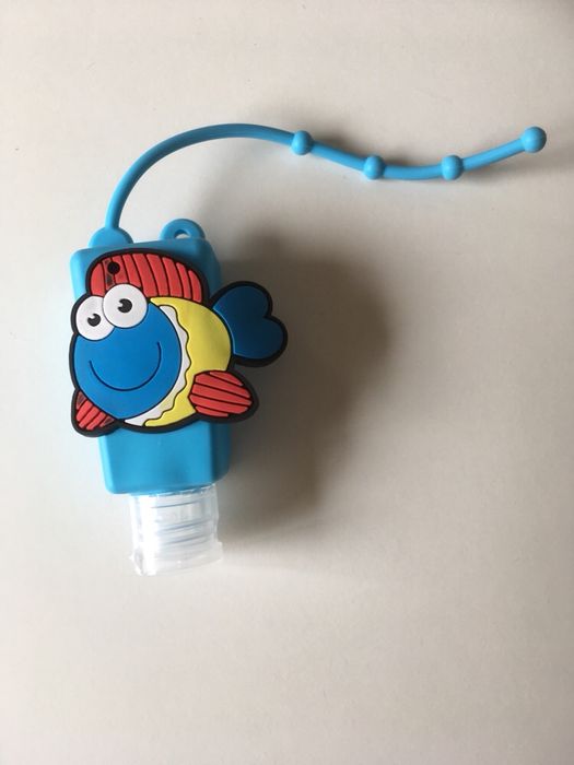 Dispensador de gel desinfetante criança