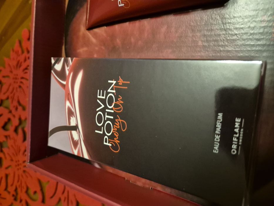 Woda perfumowana Love potion cherry on Top krem do rąk