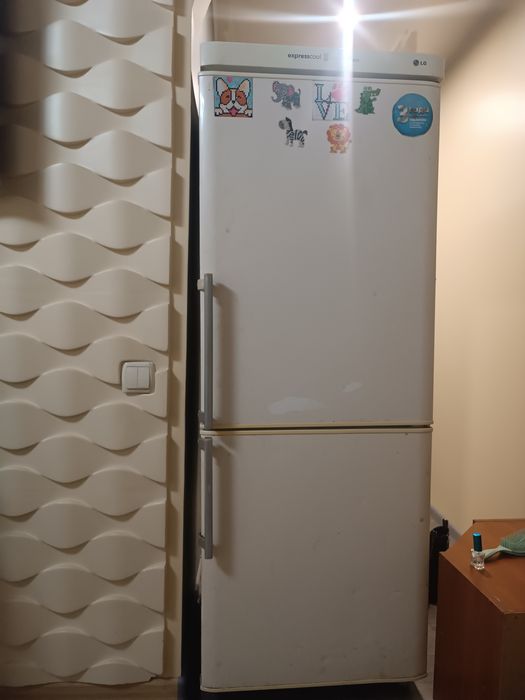 Холодильник LG..