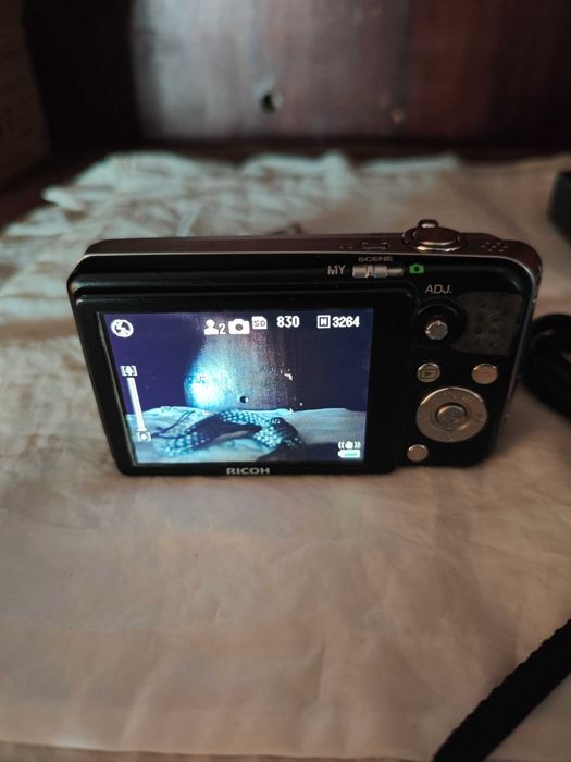 Ricoh Caplio R7 Digital Camera64584485599746123