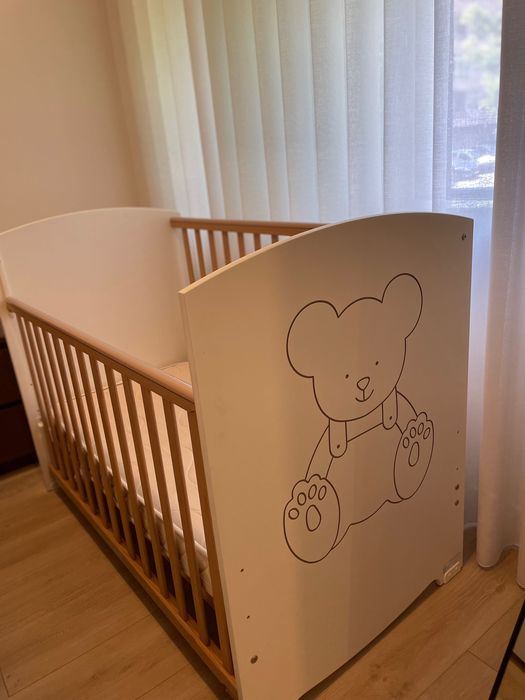 Cama bebé quase nova sem sinais de uso
