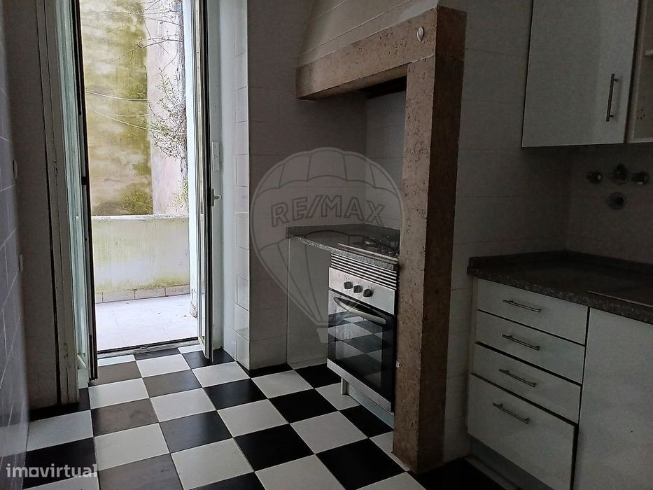 Apartamento T4 para arrendamento