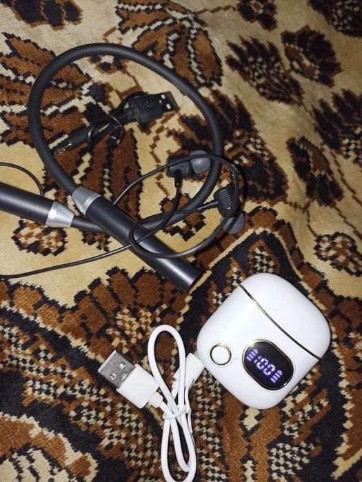 Безпровідні навушники