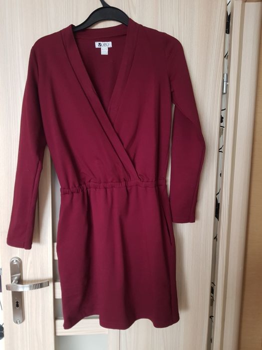 Bordowa sukienka