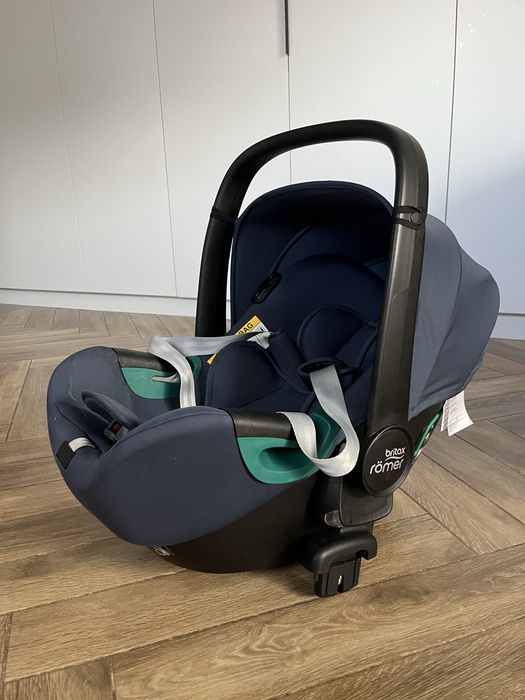 Britax Römer – zestaw 3w1: gondola, spacerówka i fotelik samochodowy