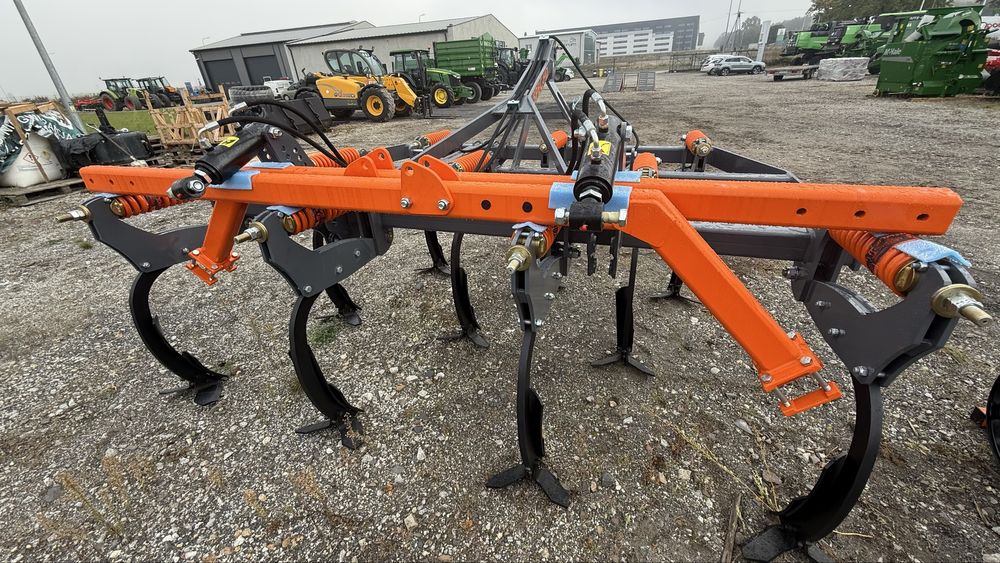 Pokazowy Kultywator dłutowy bezorkowy MANDAM Spec HD  oraz Agromasz