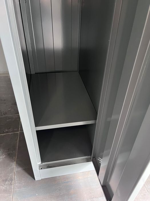 szafa ubraniowa szatnia pracownicza BHP 3 drzwiowa metalowa zaplecze W