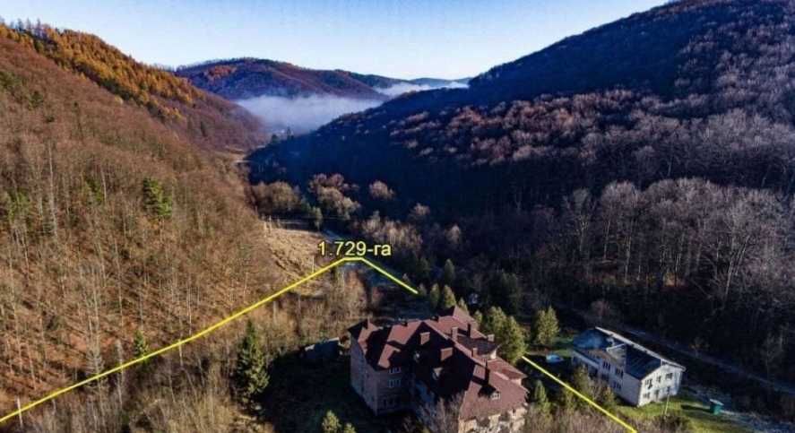 Готельний комплекс в Карпатах