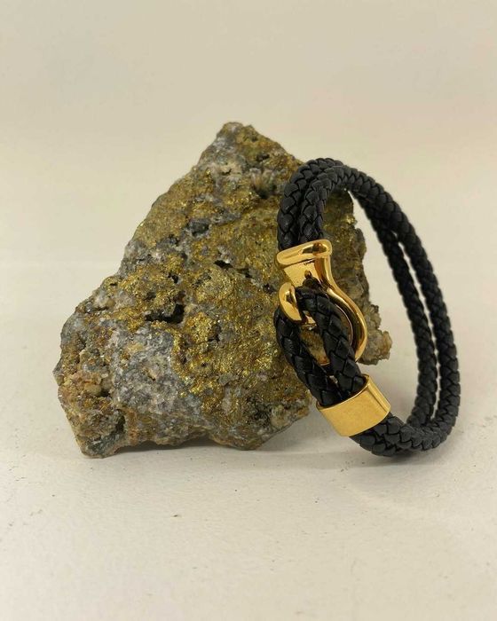 Pulseira em Aço inoxidável e Couro de qualidade