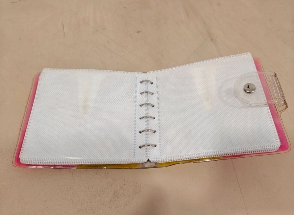 Estojo/ Porta CDs com argolas - capacidade para 24 CDs