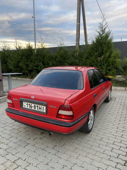 Nissan Sunny.