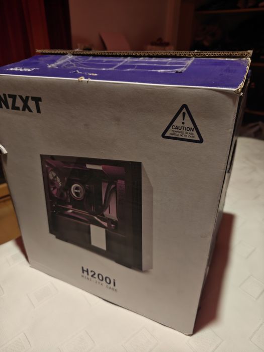 Caixa NZXT H200i Preta com RGB