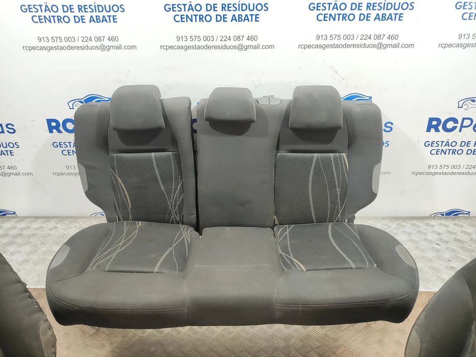 Conjunto de bancos em tecido Peugeot 208 Fase 1