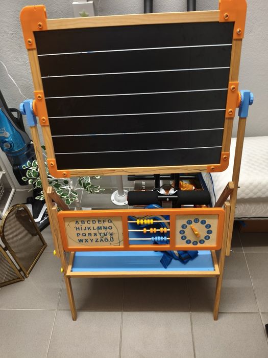 Quadro infantil magnético e lousa