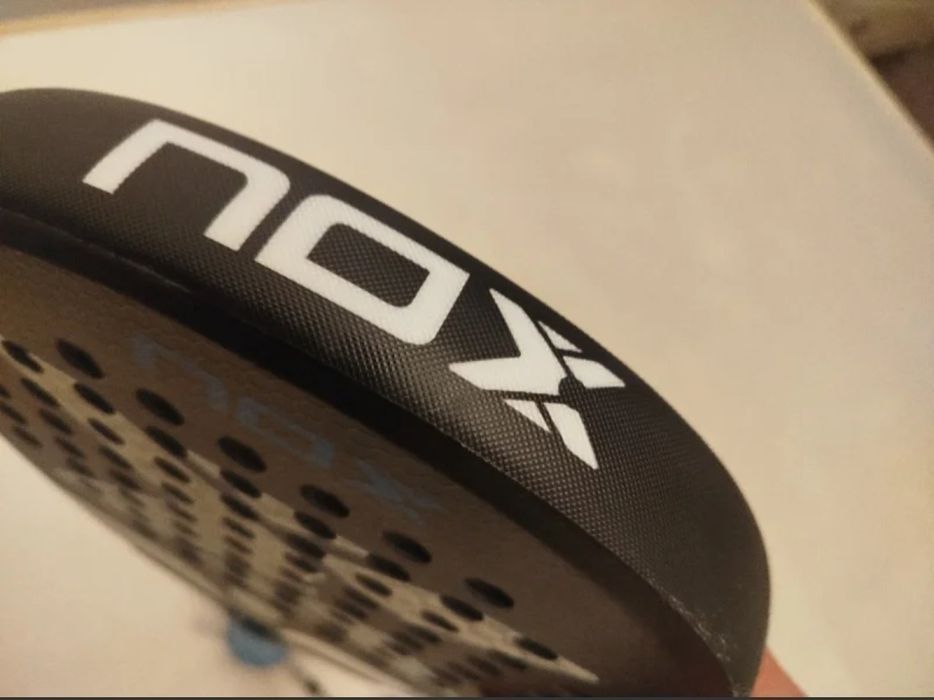 Vendo Raquete de Padel Nox Future Hybrid 12K Alumn 2025 COMO NOVA