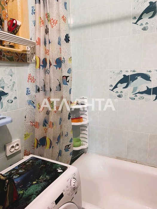 Продам 3 комн. квартиру со своим двориком!