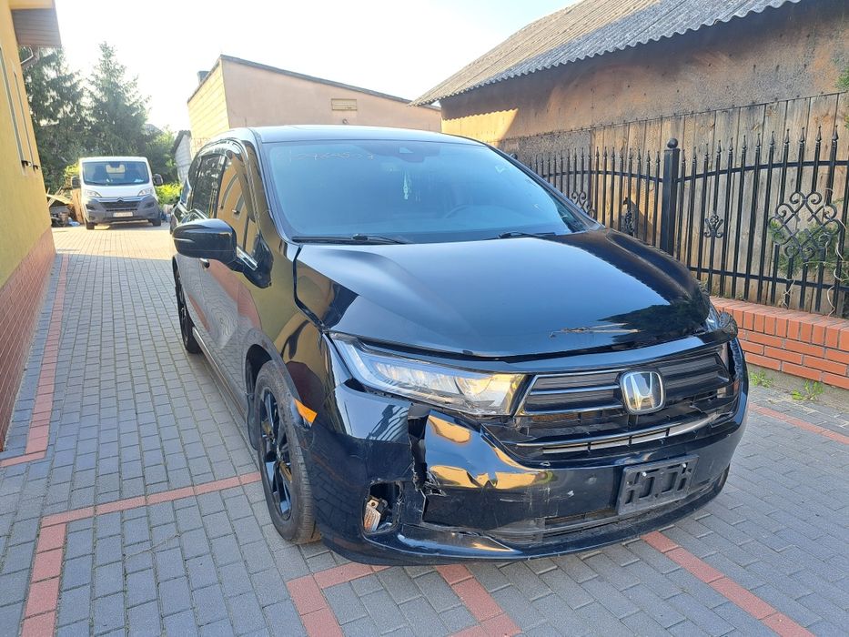 Honda Odyssey 2023r 3.5 benzyna lekko uszkodzona