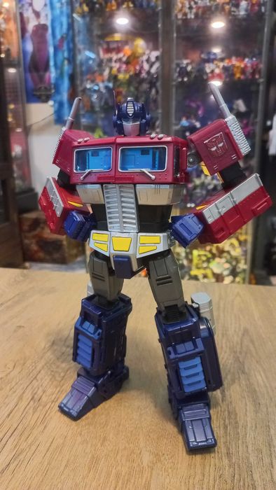 Transformers Custom MP-10 Optimus Prime (z autografem Jona Baileya)