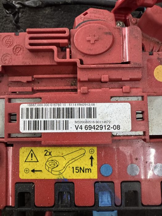 KLEMA PLUSOWA / BEZPIECZNIK - ORYGINAŁ BMW3  Bmw 1e87 e90  e91 e92 e93