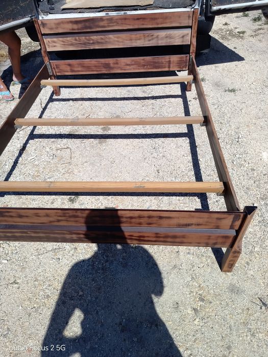 Cama de casal com estrado e colxao