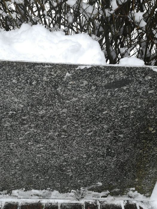 Płyty granitowe gr. 4 cm.