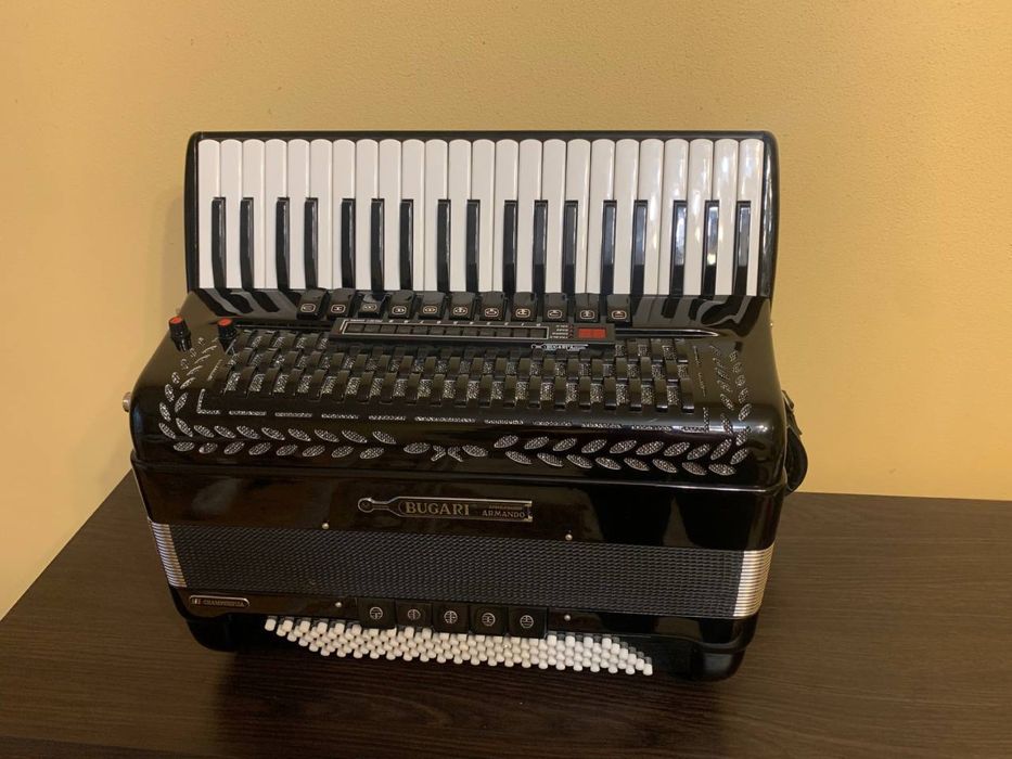 Продається аккордеон
