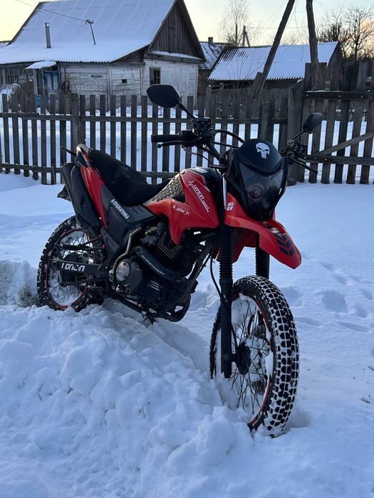 Мотоцикл марки Loncin Pruss 200