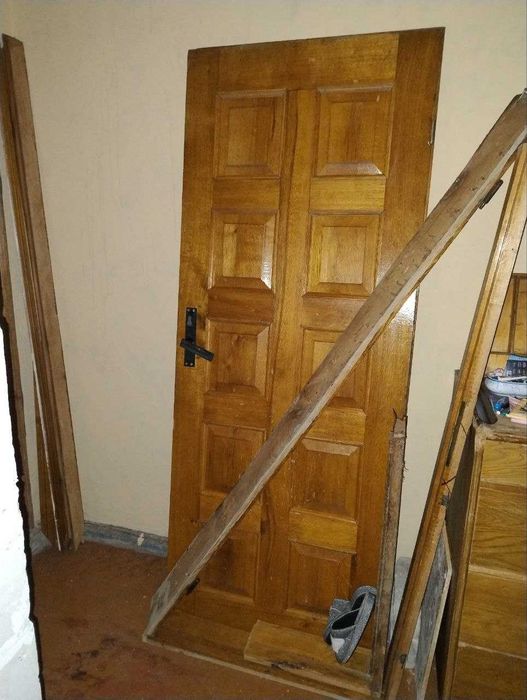 Двери  двойнi дерев'янi вхiднi