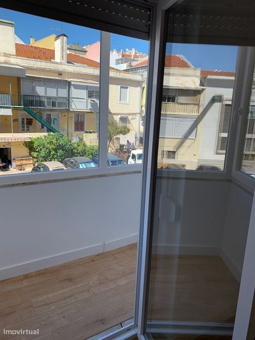 Luminoso apartamento T0 com 37 m2 para arrendar