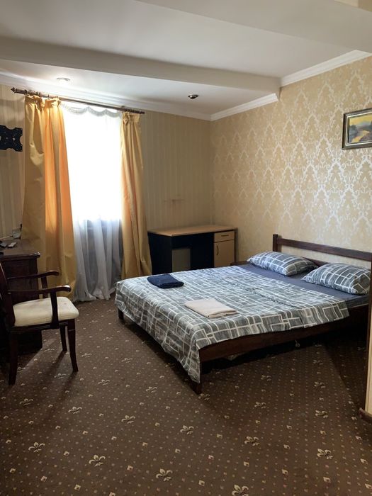 Головна центр міста 900 грн 1-4 осіб