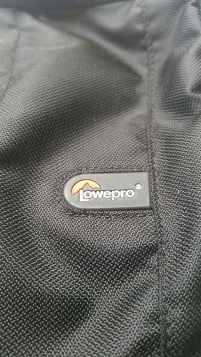 Lowepro 100 Black Camera Backpack, Like New!64309879544835121