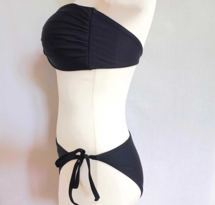 Strój Kąpielowy czarny Dwuczęściowy Bikini r. 40 NOWY