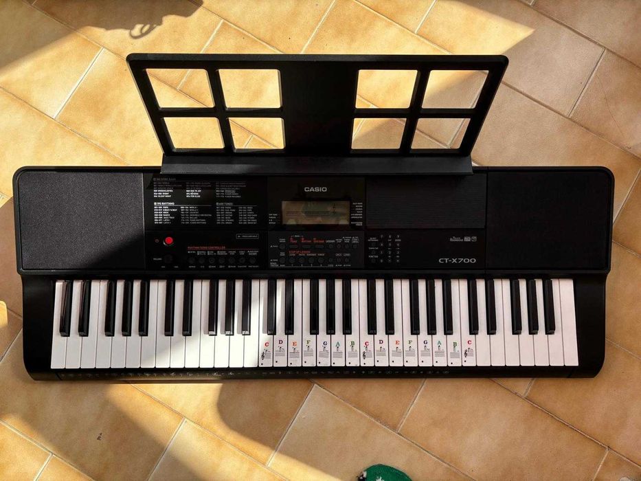 Piano Casio CT-X700 Novo com cerca de 3 horas de uso