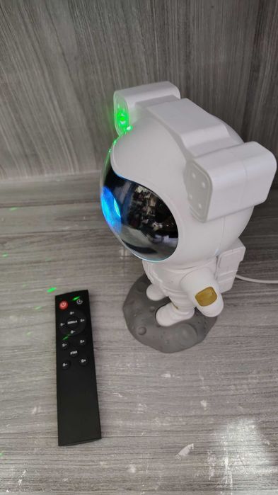 Projektor gwiazd - lampka nocna - Astronauta