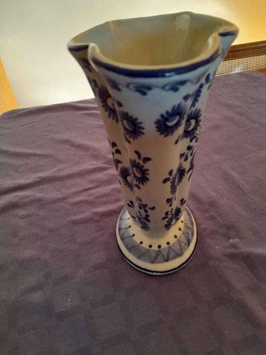 Vaso em porcelana - Pintura à mão