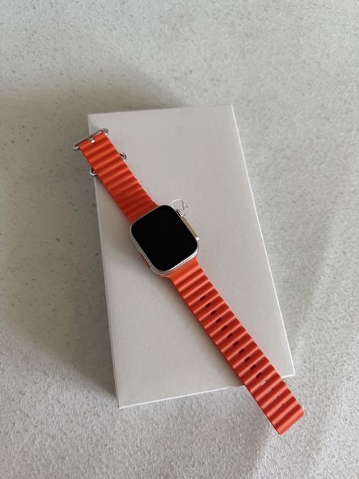 Apple watch.