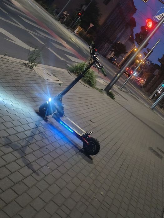 Witam mam na sprzedaż hulajnoga elektryczna kugoo kirin M4 pro